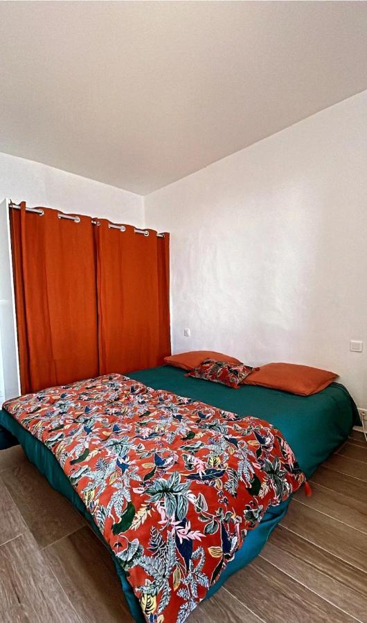 Appartement Vue Mer En Plein Centre De 卡尔热斯 外观 照片